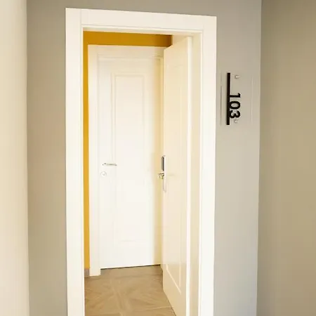 Luris Hotell Golem (Tirana)