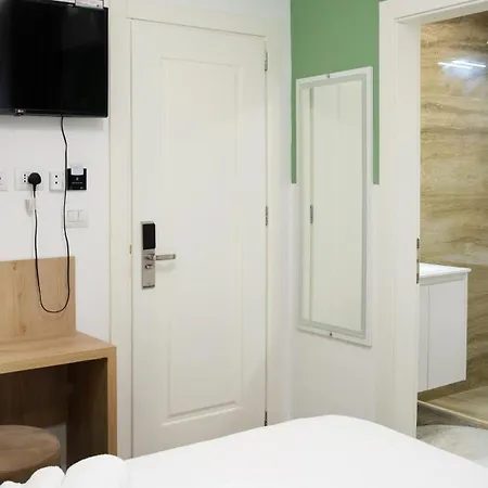Luris Hotell Golem (Tirana)
