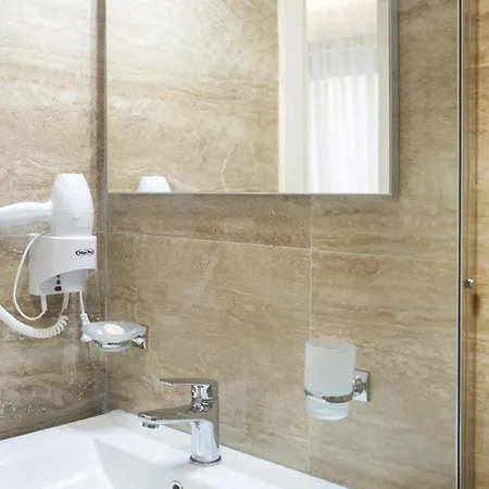 Luris Hotell 4*