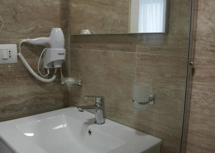 Luris 4* Golem (Tirana)