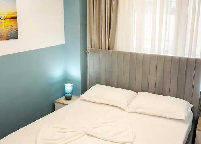 Luris Hotel Golem (Tirana)