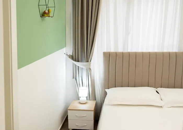 Hotel Luris Golem (Tirana)