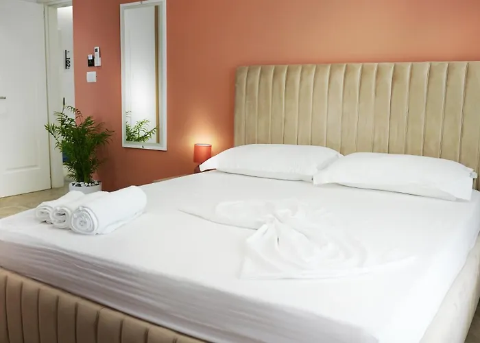 Luris 4* Golem (Tirana)