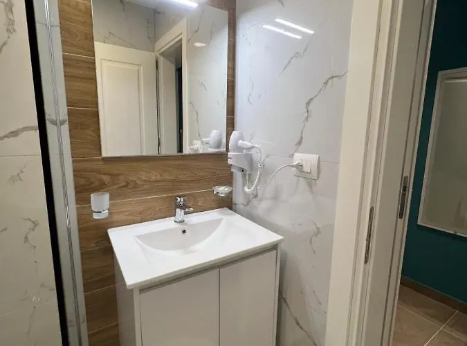 Luris 4* Golem (Tirana)