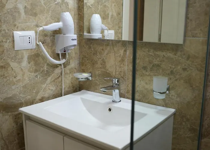 Hotel Luris Golem (Tirana)