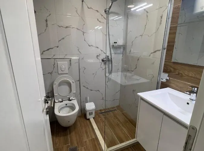 Luris Golem (Tirana)