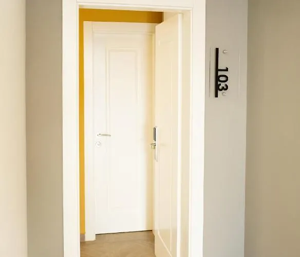 Luris Hotel Golem (Tirana)