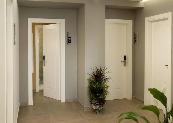 Luris 4* Golem (Tirana)