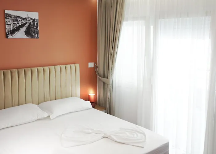 Luris Hotel Golem (Tirana)