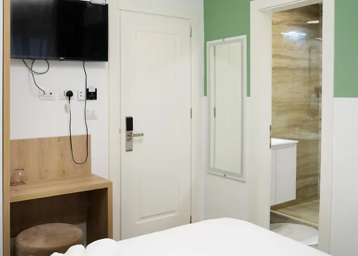 Luris Hotel Golem (Tirana)